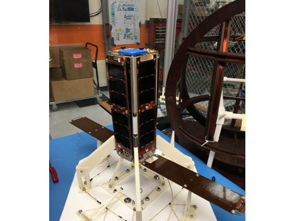 Satellite deployed on a Table Stand