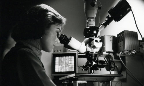 vintage-tech-microscope