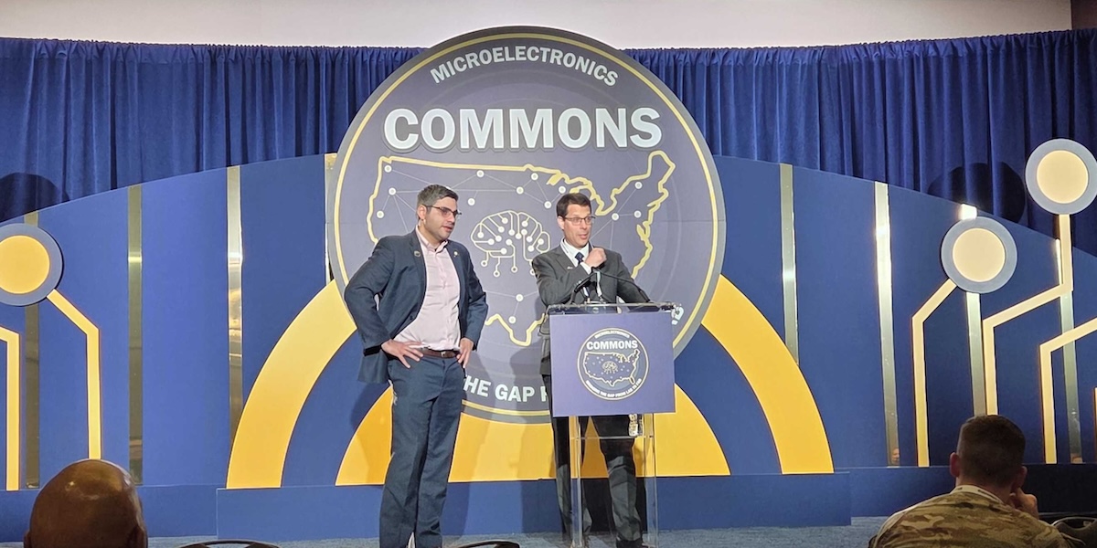 Rehan Kapadia (L) and Steve Crago (R) present the CA DREAMS Hub Overview at the Microelectronics Commons Annual Meeting